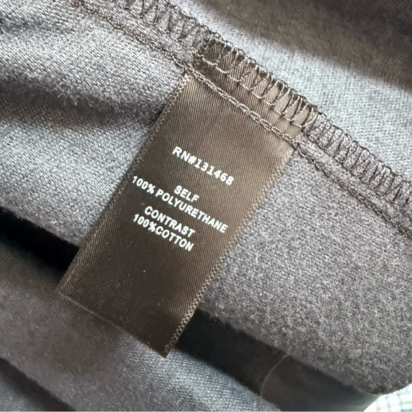 Black Sleeveless Peplum Top - Picture 10 of 10